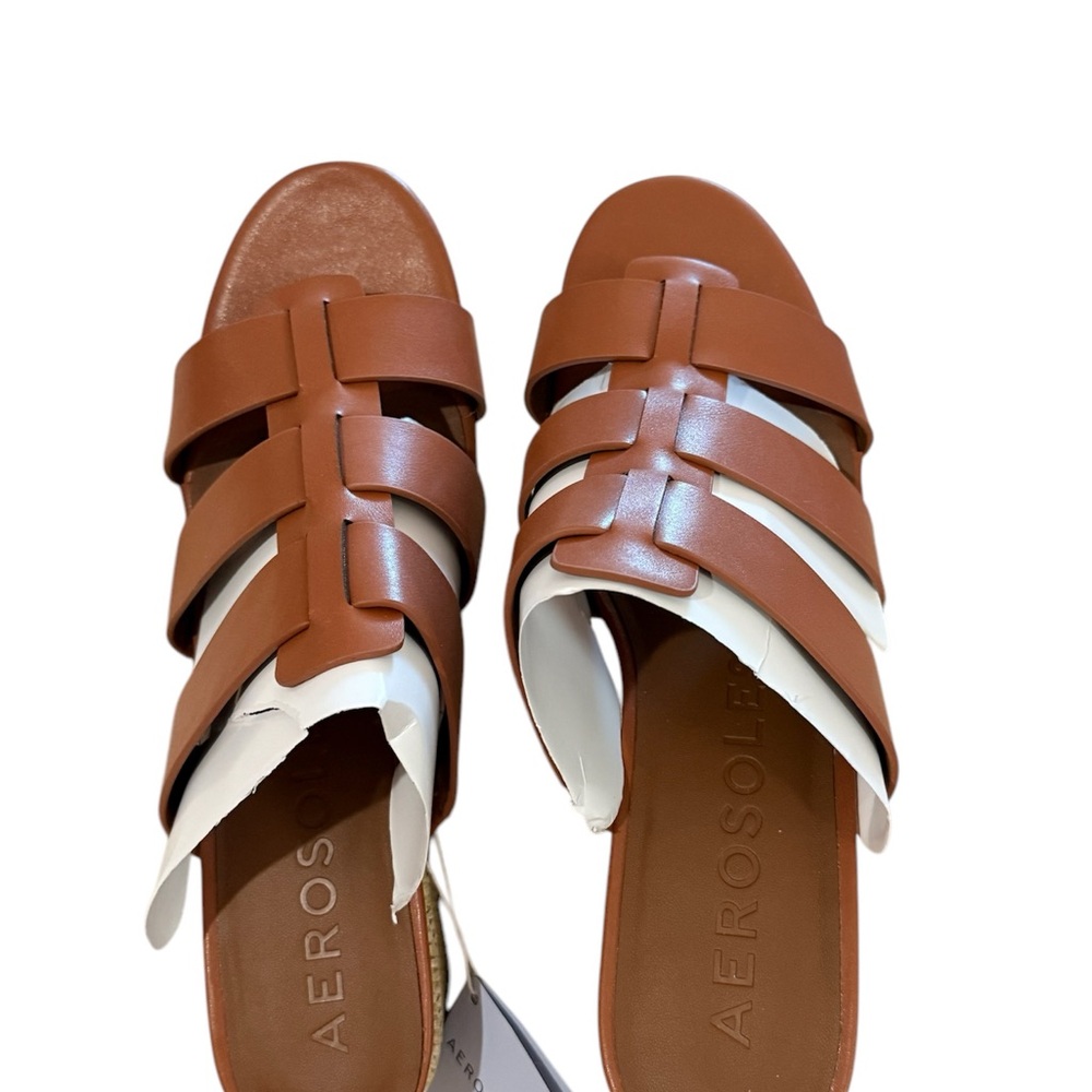 NWT AEROSOLES Brown and White Sandals with Layered Straps and Open-Toe Design
